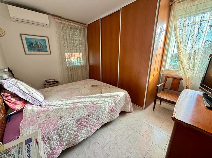 Image No.8-3 Bed House for sale