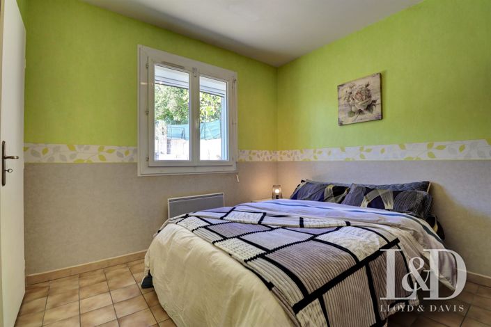 Image No.10-3 Bed House for sale