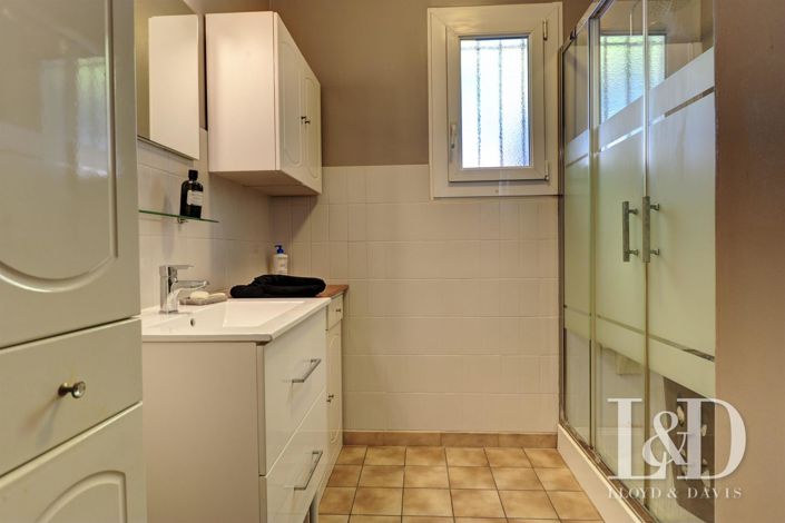 Image No.12-3 Bed House for sale