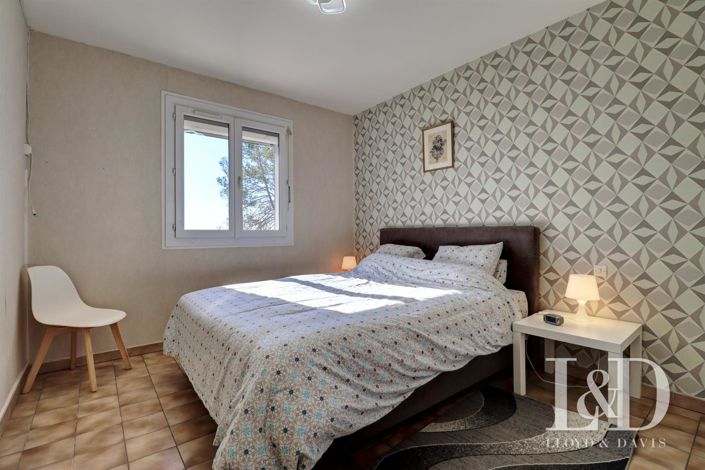 Image No.9-3 Bed House for sale