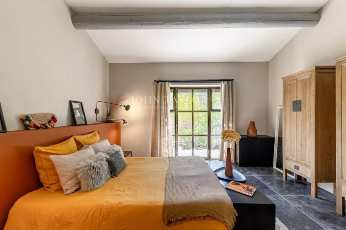 Image No.17-5 Bed House for sale