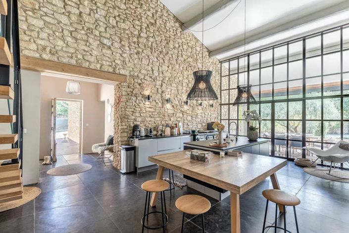 Image No.6-5 Bed House for sale