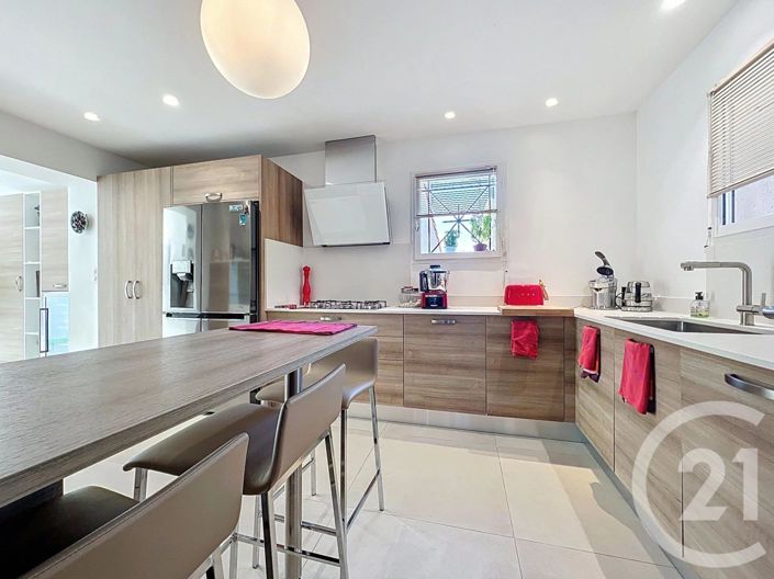 Image No.11-5 Bed House for sale