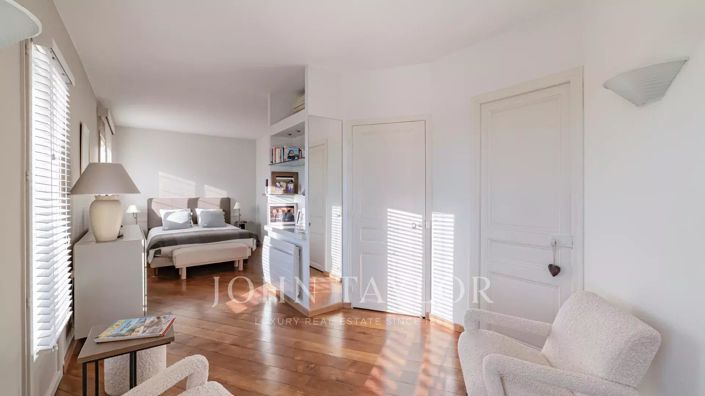 Image No.14-3 Bed House for sale