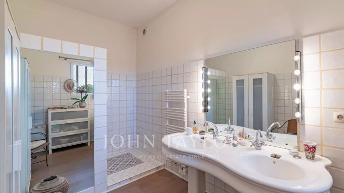 Image No.17-3 Bed House for sale