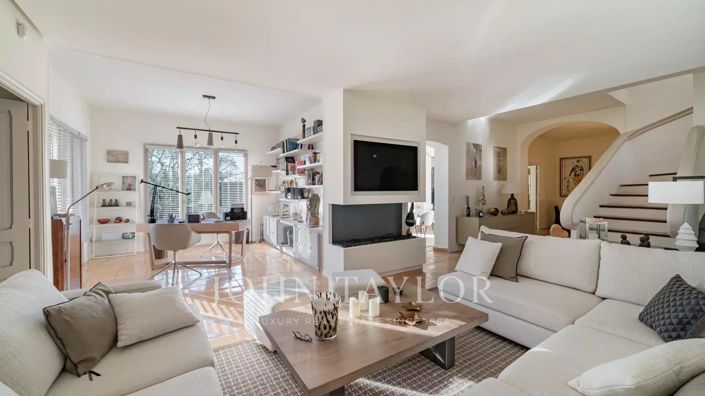 Image No.7-3 Bed House for sale