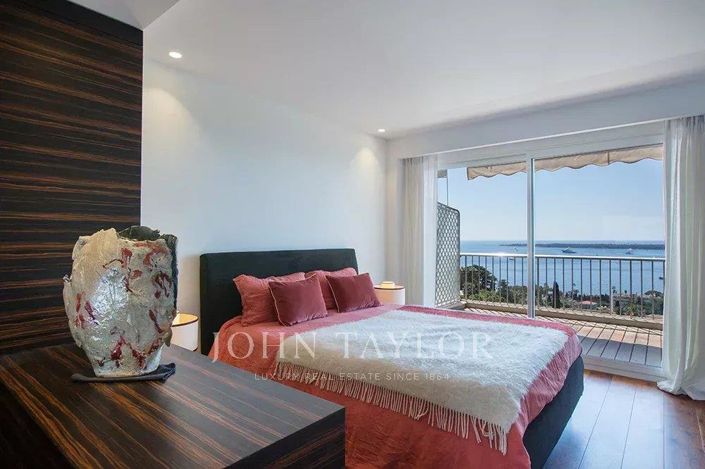 Image No.12-4 Bed Apartment for sale