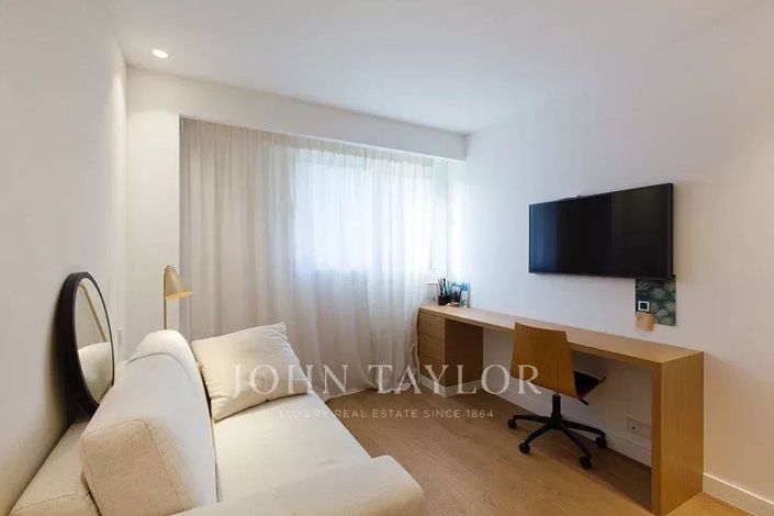 Image No.17-4 Bed Apartment for sale