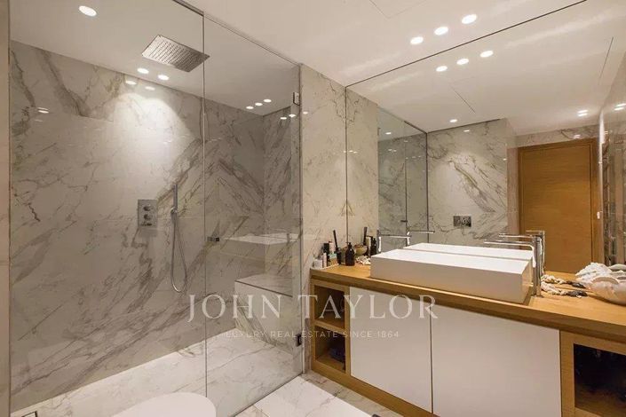 Image No.18-4 Bed Apartment for sale