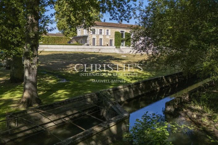 Image No.12-13 Bed House for sale