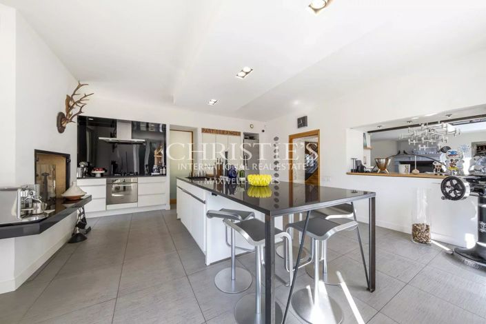 Image No.20-13 Bed House for sale