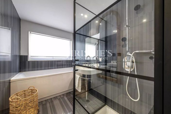 Image No.42-13 Bed House for sale