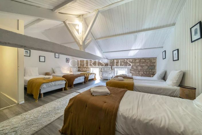 Image No.52-13 Bed House for sale