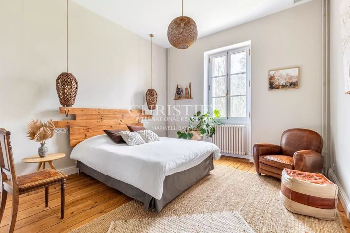 Image No.12-10 Bed House for sale