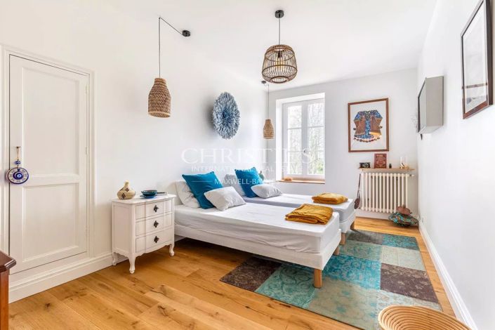 Image No.13-10 Bed House for sale