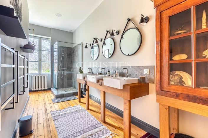 Image No.14-10 Bed House for sale