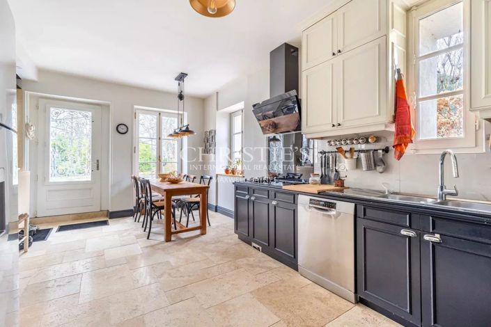 Image No.16-10 Bed House for sale