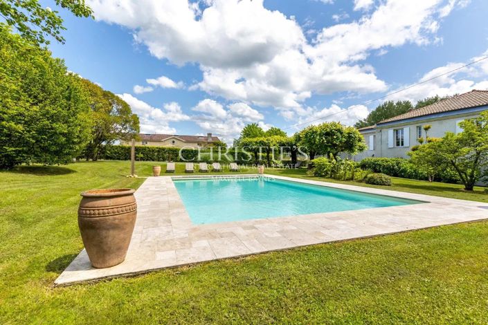 Image No.21-10 Bed House for sale