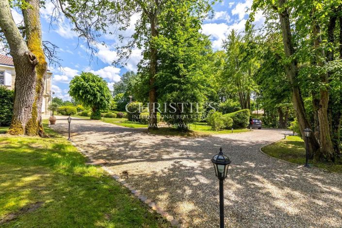 Image No.26-10 Bed House for sale