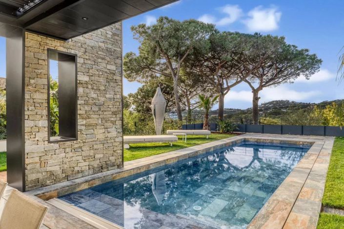 Image No.2-4 Bed House for sale