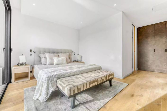 Image No.8-4 Bed House for sale