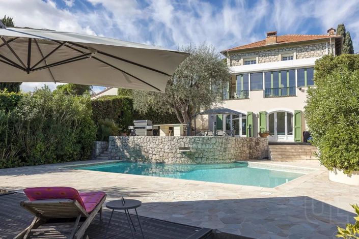 Image No.1-6 Bed House for sale