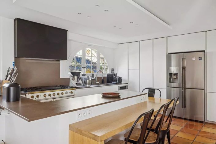 Image No.9-6 Bed House for sale