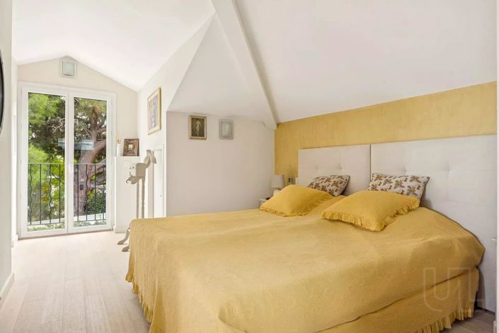 Image No.5-4 Bed House for sale