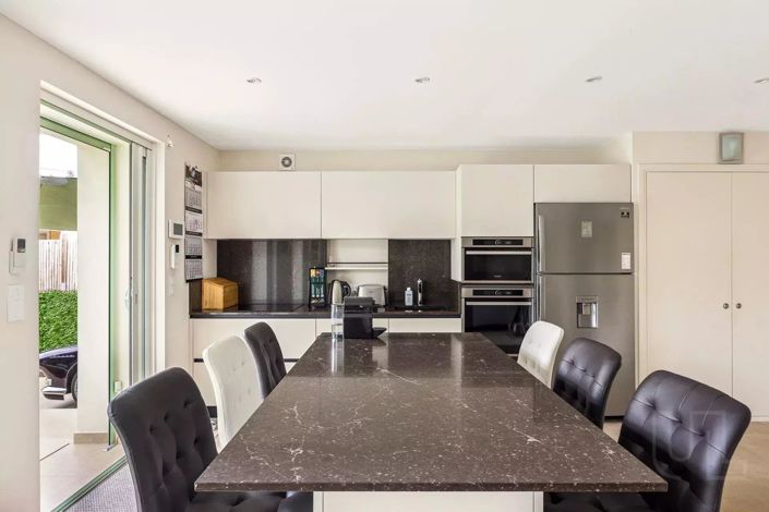 Image No.9-4 Bed House for sale