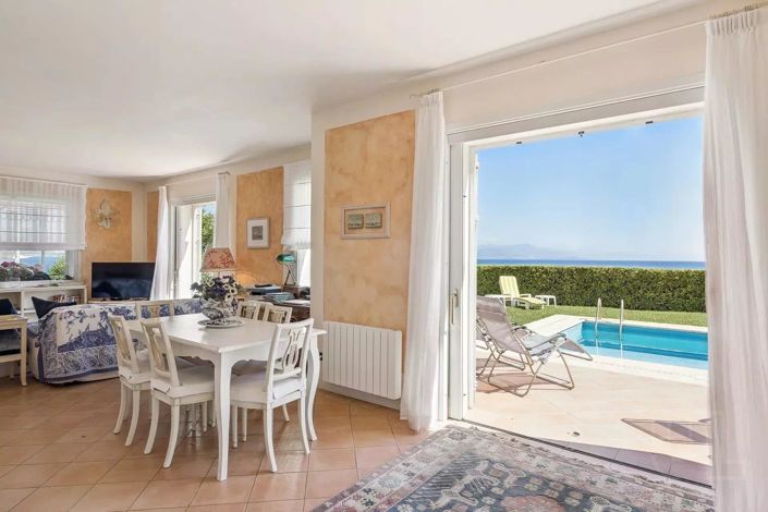 Image No.11-5 Bed House for sale