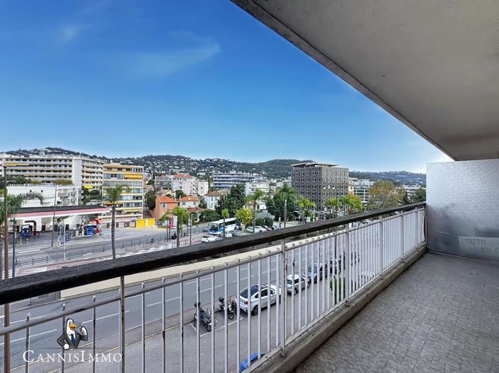 Image No.10-3 Bed Apartment for sale