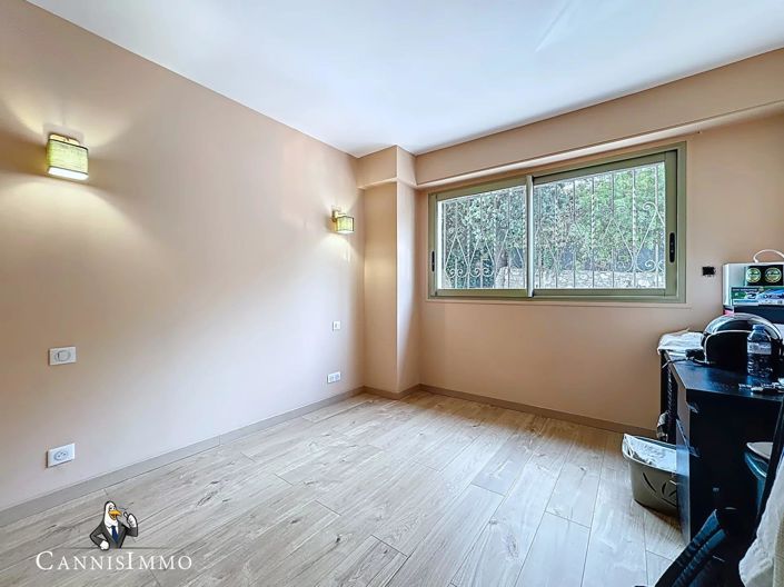 Image No.9-3 Bed Apartment for sale