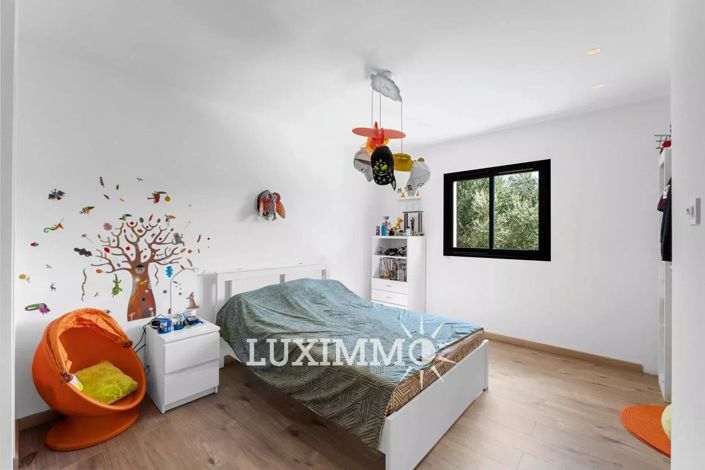 Image No.13-4 Bed House for sale