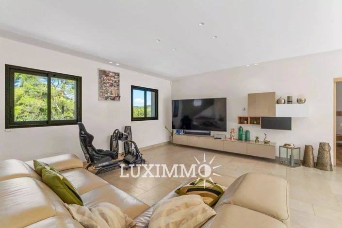 Image No.5-4 Bed House for sale