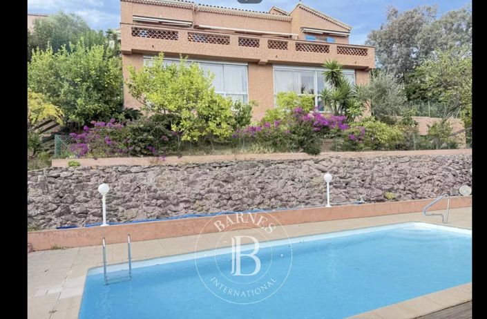 Image No.4-6 Bed House for sale