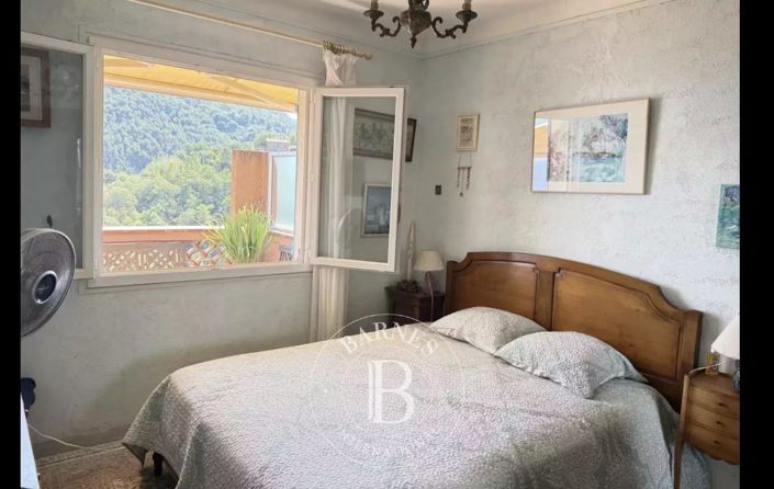 Image No.5-6 Bed House for sale