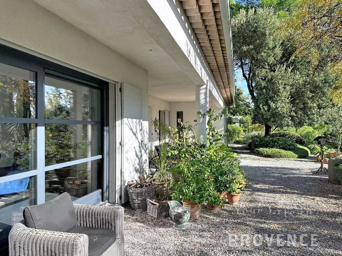 Image No.11-3 Bed House for sale