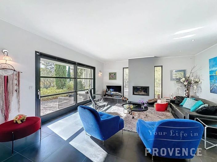 Image No.8-3 Bed House for sale