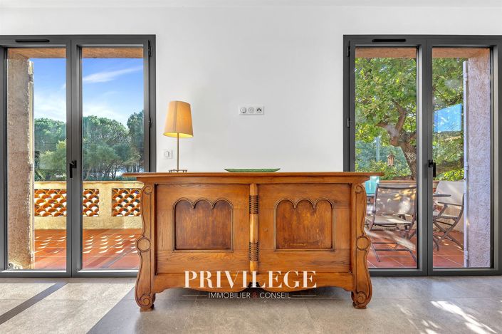 Image No.19-4 Bed House for sale