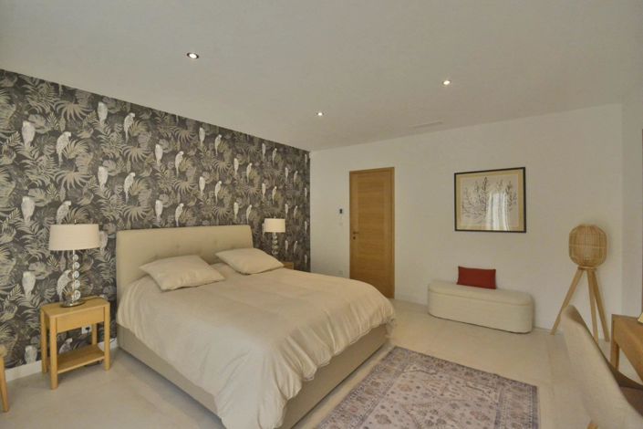 Image No.19-5 Bed House for sale