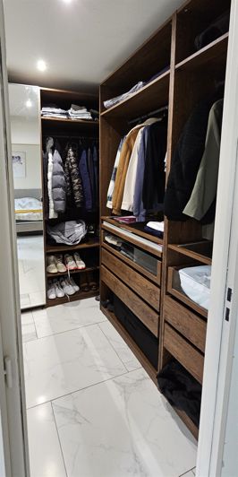 Image No.10-3 Bed House for sale