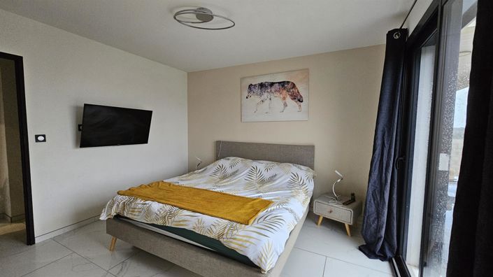 Image No.8-3 Bed House for sale