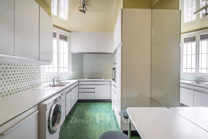 Image No.14-5 Bed Apartment for sale