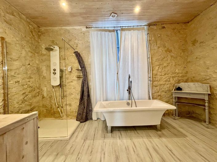 Image No.6-9 Bed House for sale