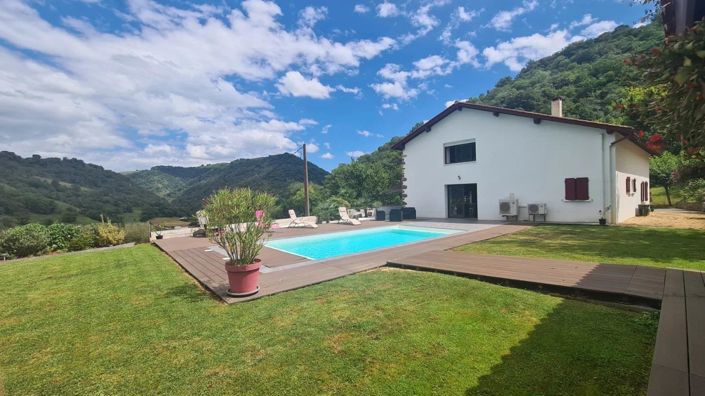 Image No.2-Maison de 4 chambres à vendre à Saint-Martin-d'Arrossa