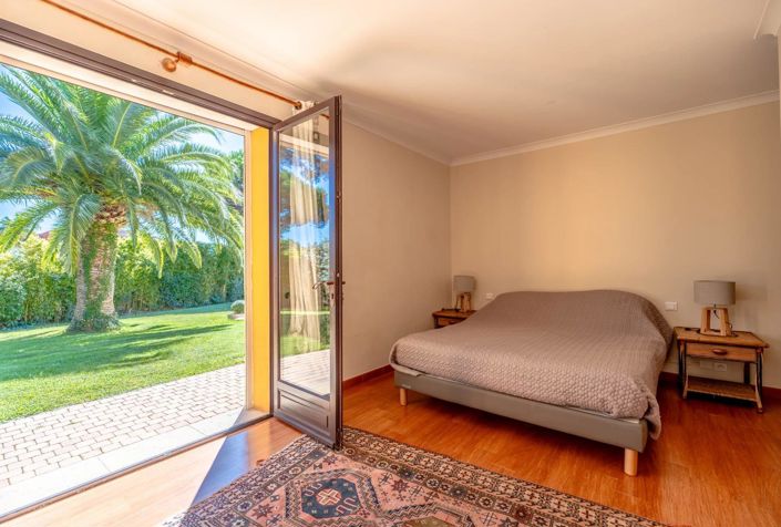 Image No.16-5 Bed House for sale