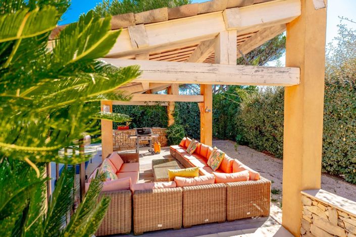 Image No.17-5 Bed House for sale