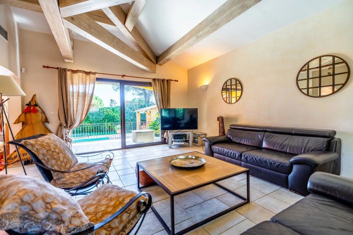 Image No.18-5 Bed House for sale