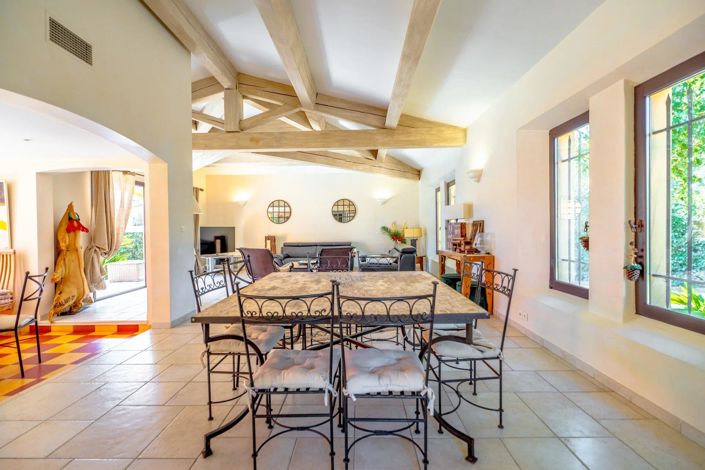 Image No.23-5 Bed House for sale