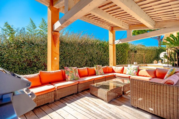 Image No.30-5 Bed House for sale